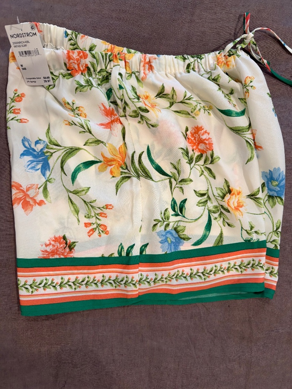 WAYF Floral Print Shorts Size M NWT